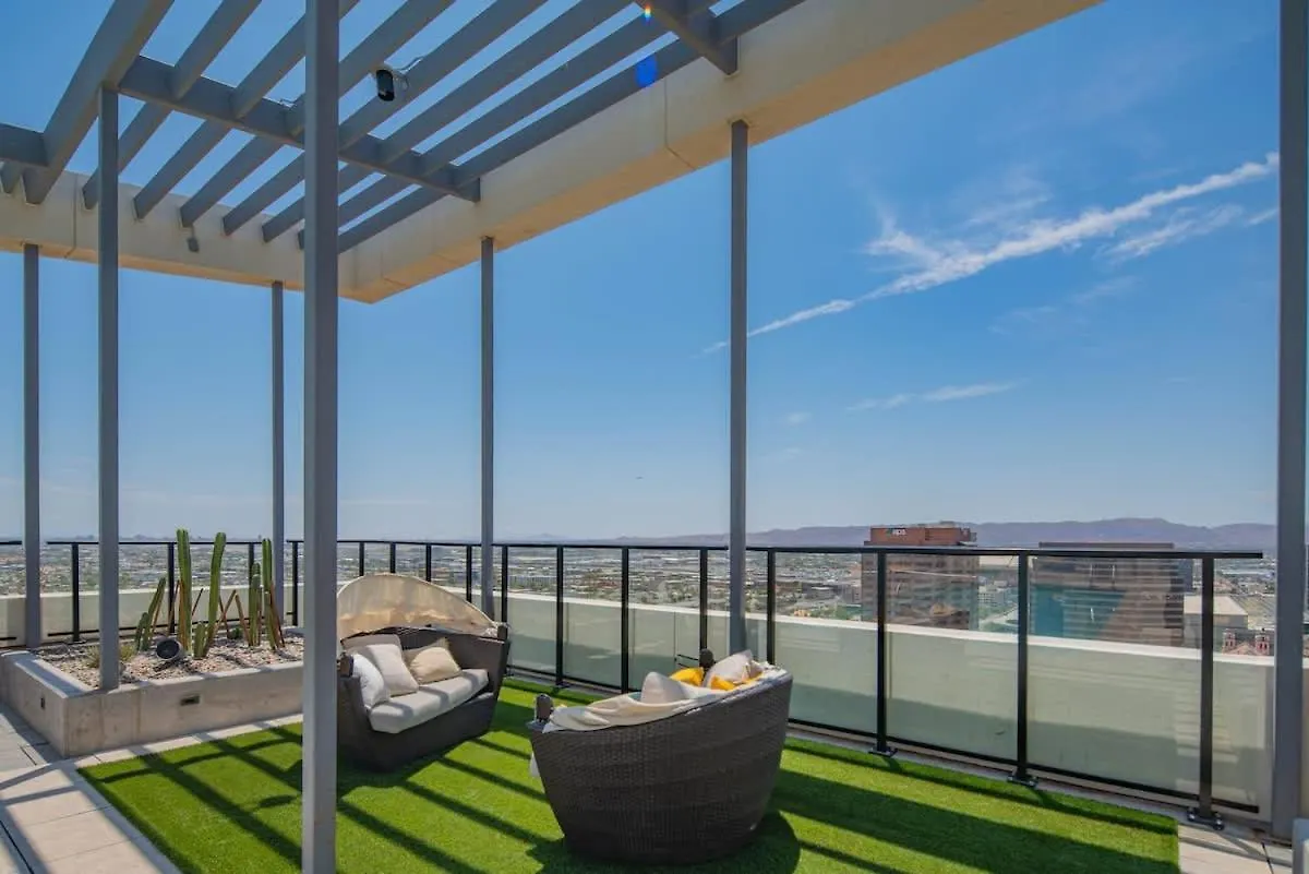 Detailed 2Bd, Highrise Dt, Pool, Gym, Parking, Sleeps 8 Apartment Phoenix United States