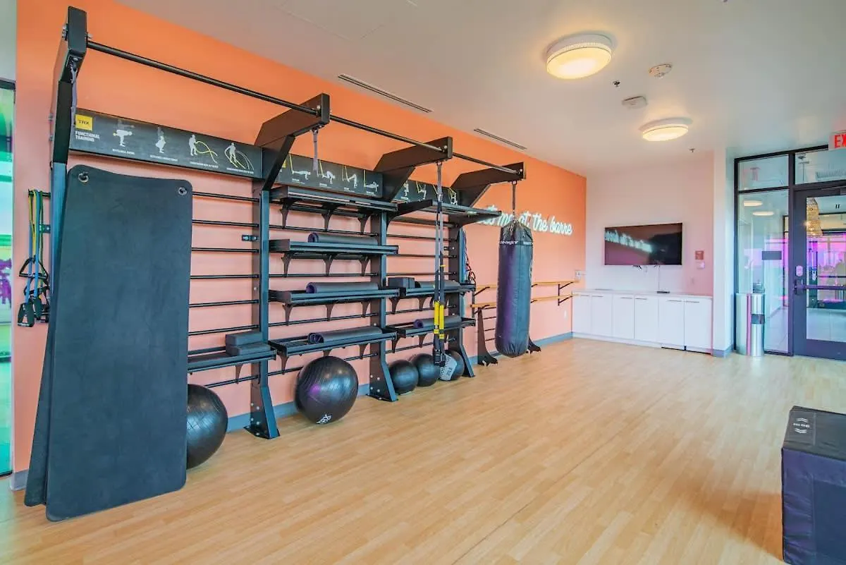 Detailed 2Bd, Highrise Dt, Pool, Gym, Parking, Sleeps 8 Apartment Phoenix United States