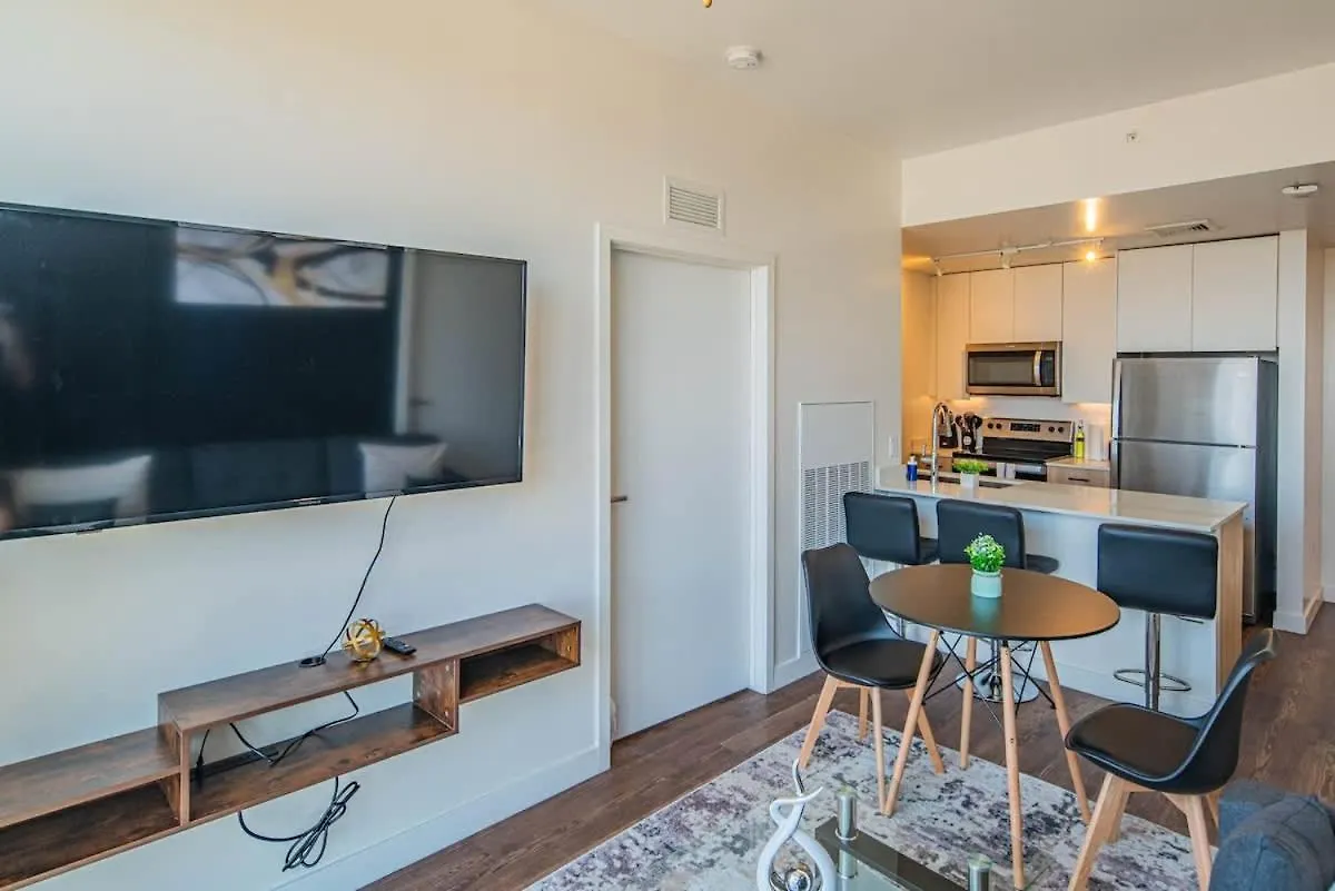 Detailed 2Bd, Highrise Dt, Pool, Gym, Parking, Sleeps 8 Apartment Phoenix 0*,  United States