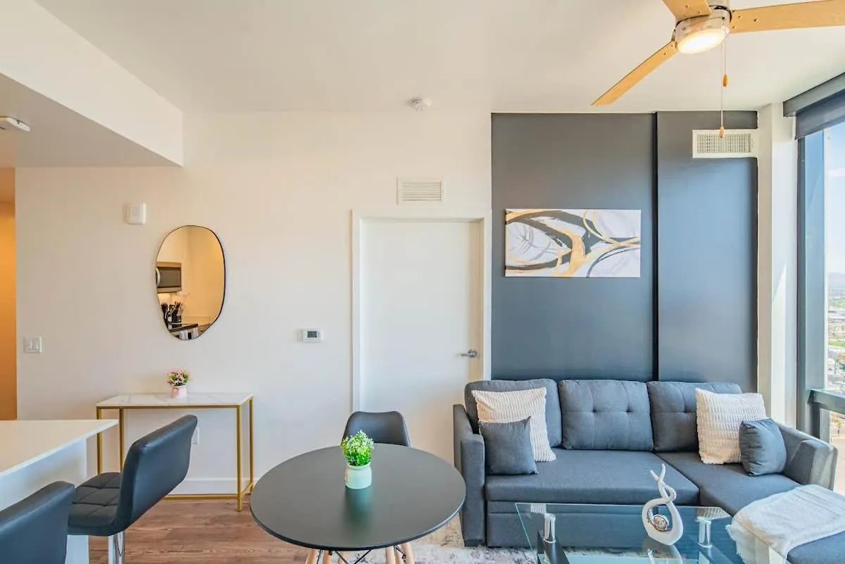 Detailed 2Bd, Highrise Dt, Pool, Gym, Parking, Sleeps 8 Apartment Phoenix United States