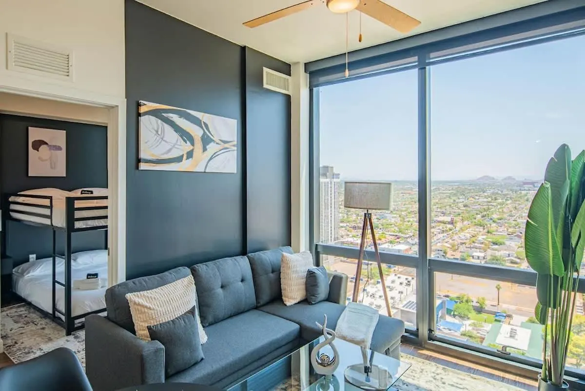 Detailed 2Bd, Highrise Dt, Pool, Gym, Parking, Sleeps 8 Apartment Phoenix