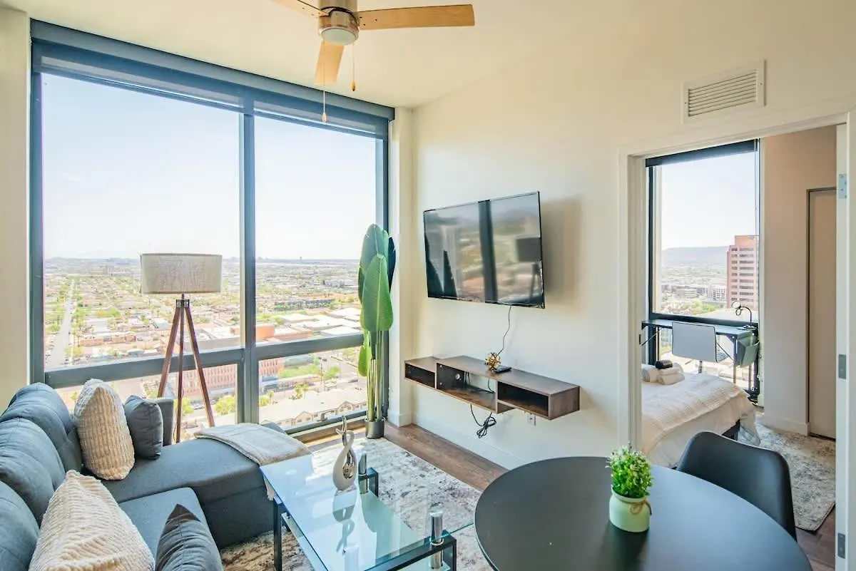Detailed 2Bd, Highrise Dt, Pool, Gym, Parking, Sleeps 8 Apartment Phoenix United States
